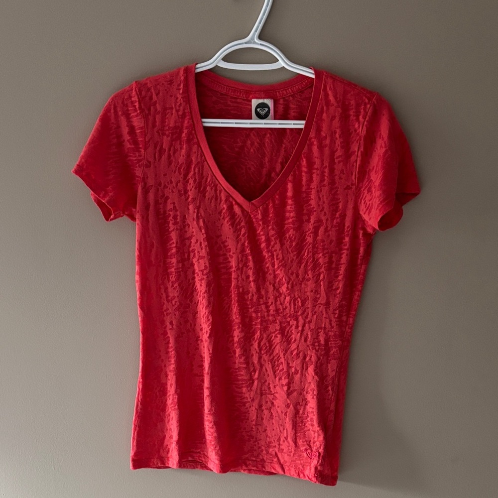 Coral V-Neck patterned Roxy T-shirt